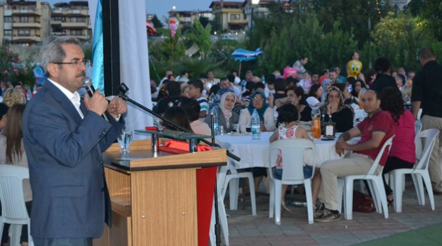 Sağlık-Sen’den “Ebeler, hemşireler ve Anneler Günü” etkinliği