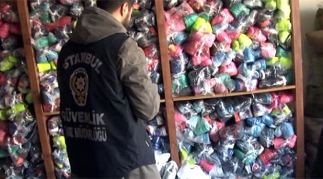 Sahte ayakkabı operasyonu kamerada