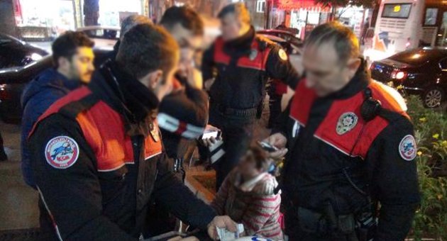 Sahte polislerin kaçırıp kelepçelediği kadın kaçarak kurtuldu