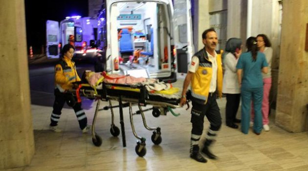Sahura yetişmek isteyen aile kaza yaptı: 5 yaralı