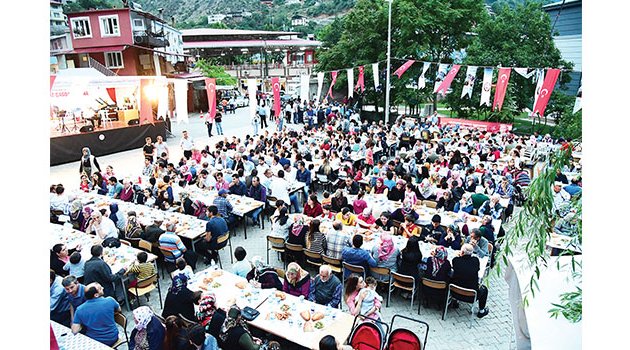 Saimbeyli’de dayanışma ruhu