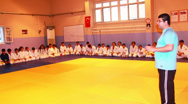 Şampiyon judocuya ALTIN ÖDÜLÜ