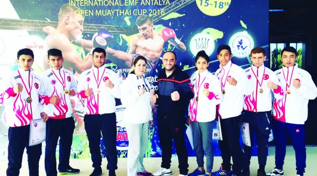 Şampiyon Star sporcuları 2016’yı madalya ile kapattı