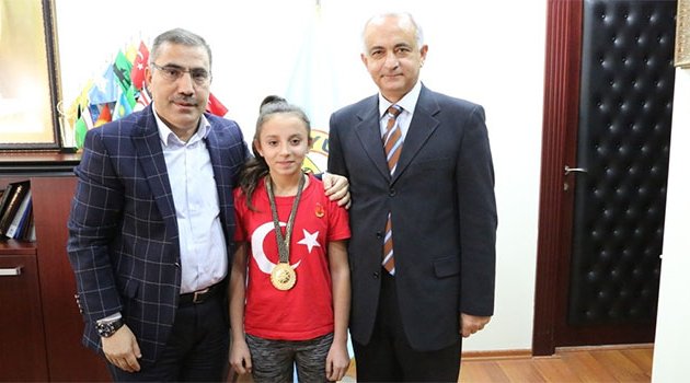 Şampiyondan Başkan Çelikcan’a ziyaret