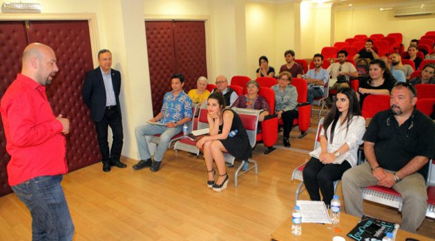 Sanatçı Melih Tepretmez ÇÜ’de ders verdi