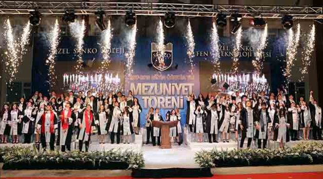 Sanko Okulları’nda mezuniyet coşkusu