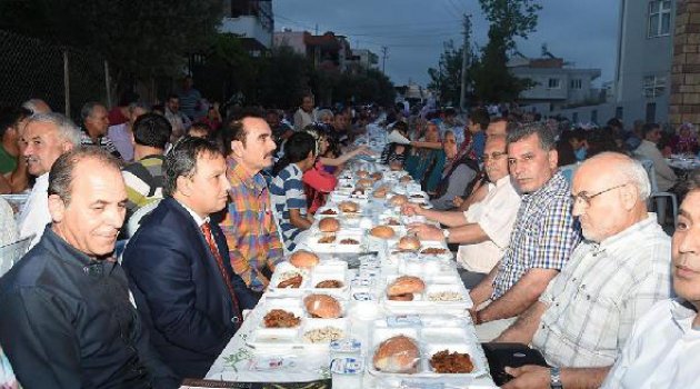 Sarıçam Belediyesi'nden 3 günde 5 bin kişiye iftar