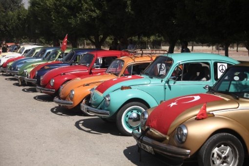 Savaşın arabaları barış konvoyunda
