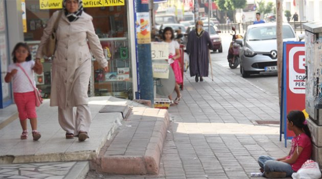 Savaşın çocukları okul yerine sokaklarda