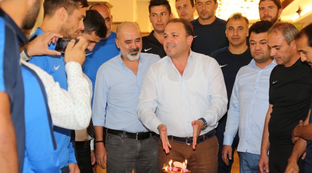 Sedat Sözlü’ye doğum günü sürprizi
