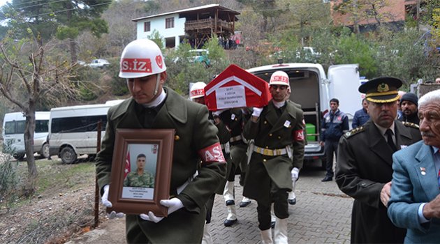 Şehidin cenazesi Adana’da toprağa verildi