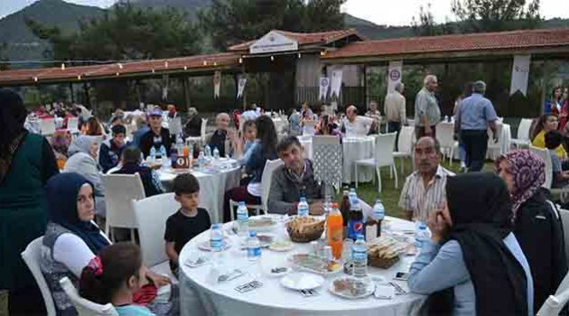 Şehit Aileleri ve Gazilere İftar Verildi