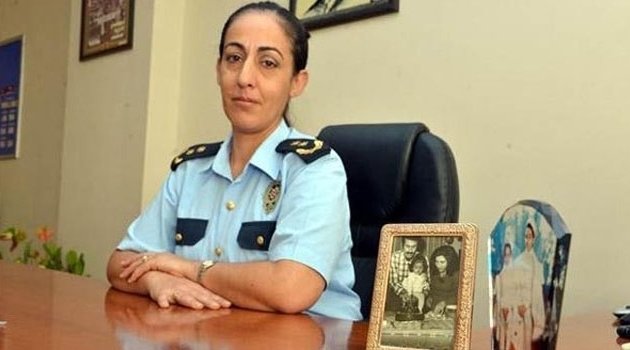 Şehit ailelerine acı haberi şehit kızı polis müdürü veriyor