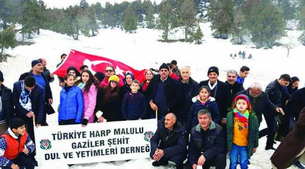 Şehit ailelerine kar morali