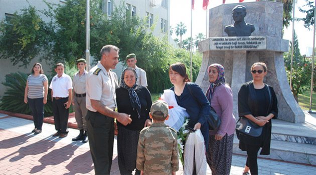 Şehit annesi: “Ben evladımın kokusunu sizlerden alıyorum"