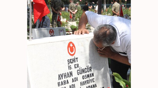 Şehit babası: "Bayramlar zehir olup gözümüzden ağıt ile geçiyor"