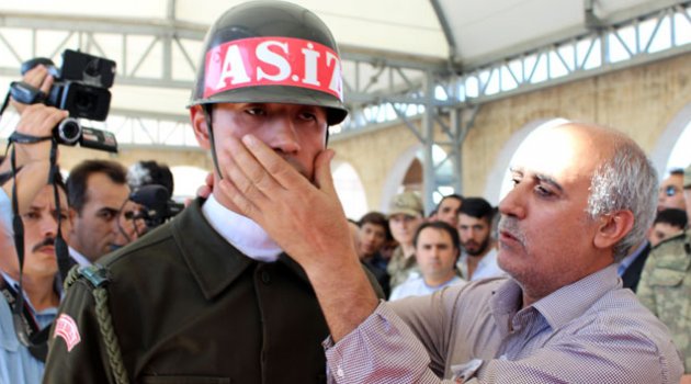 Şehit babasından askere: Kurban olurum size ağlamayın