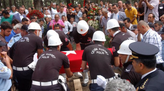 Şehit polis Çakır toprağa verildi