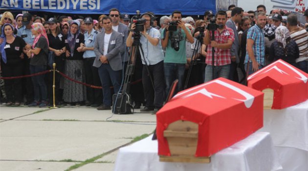 Şehit polislere gözüyaşlı veda