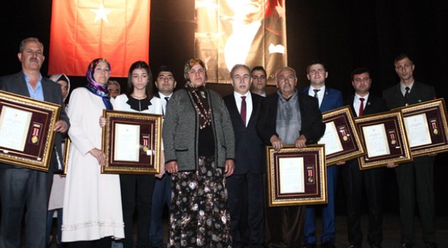 Şehit yakını ve gazilere ‘Devlet övünç madalyası’