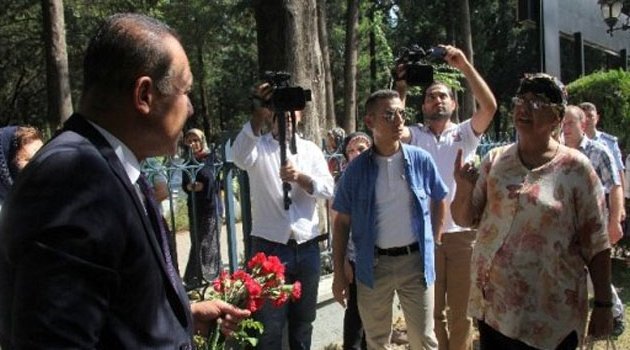 Şehitlikte Belediye Başkanını şaşırtan istek