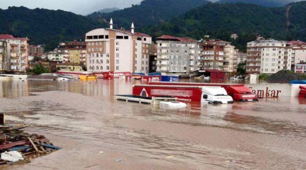 Sel faciası: 8 ölü