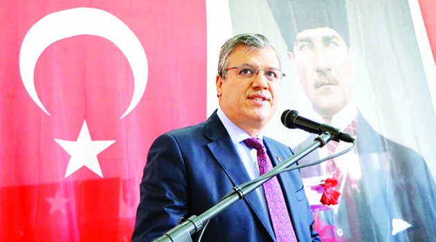 “Sen şehit oğlusun, incitme, yazıktır, atanı”