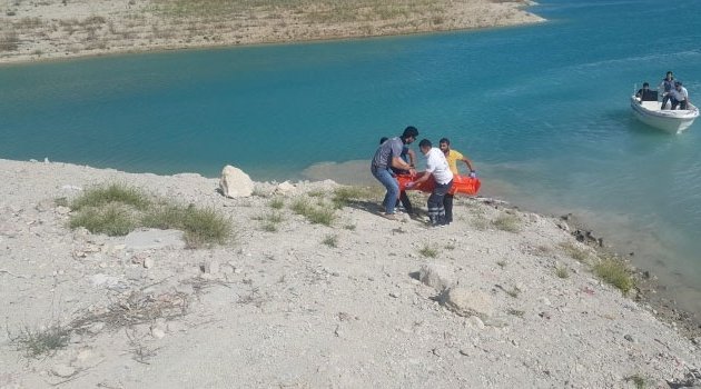 Serinlemek için girdiği su canından etti