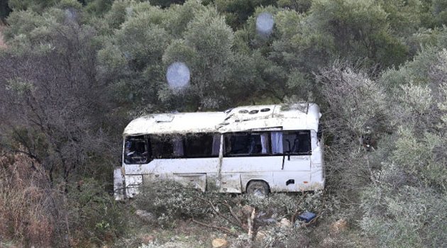 Servis şarampole devrildi! 9 yaralı
