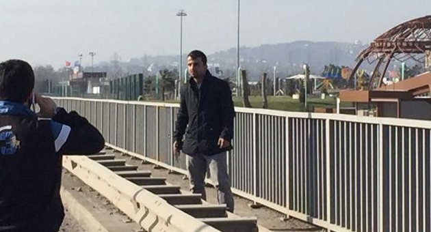 Sevgilisi terk etti, köprüde tabancayla intihara kalkıştı