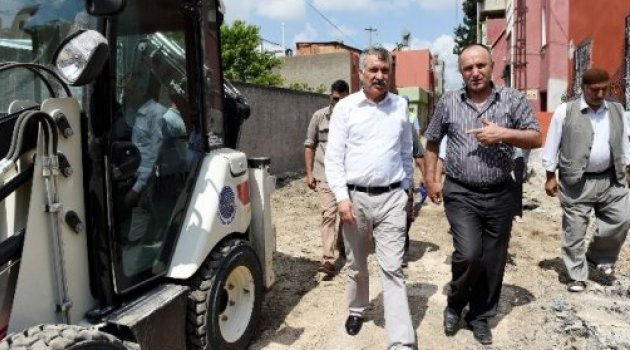 Seyhan Belediyesi’nde parke çalışması