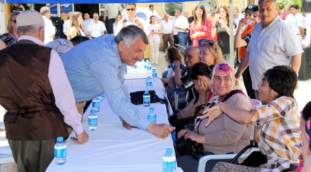 Seyhan Belediyesi’nden 40 engelliye akülü araç
