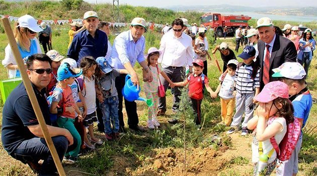 Seyhan Gençlik Merkezi "Genç Gönüllüler Ağaç Dikim Şenliği"projesi
