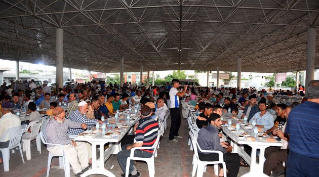 Seyhan’ın iftar sofralarına yoğun ilgi