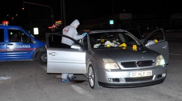 Seyir halindeki otomobile silahlı saldırı: 1 yaralı