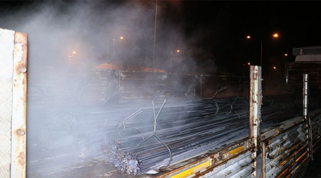 Seyir halindeki tırın dorsesinde yangın paniği