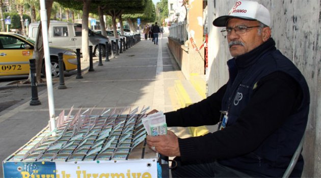 Seyyar Milli Piyango bayisine hırsız şoku