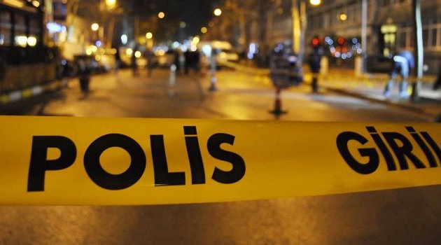 Şiddet uygulayan koca oğlu tarafından öldürüldü