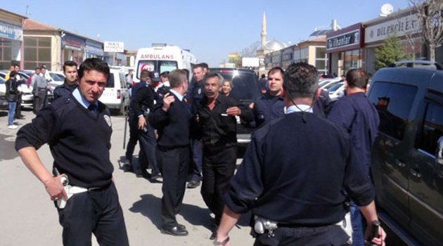 Silah, tüfek ve bıçaklar konuştu: 17 yaralı