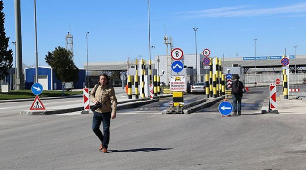 Sınır kapısını kapattılar Türklerin geçişine izin verilmiyor