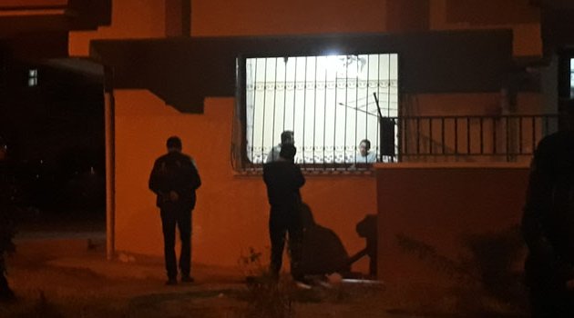 Sinir krizi geçiren genç ailesini rehin aldı