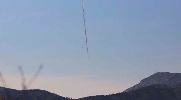 Sınırda Suriye uçağı düştü: 12 ölü