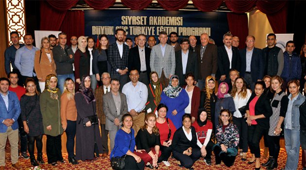 Siyaset Akademisi’nde dersler bitti
