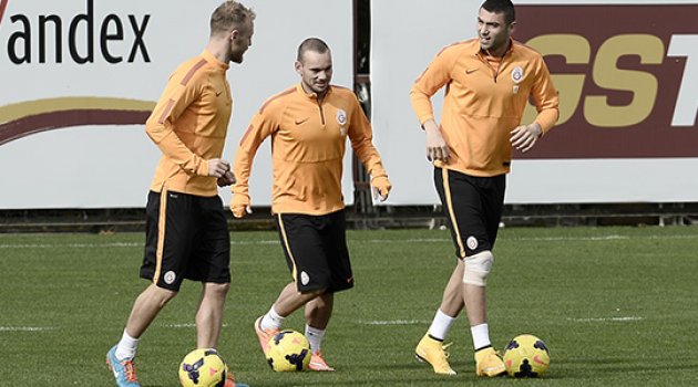 Sneijder ve Burak riske edilmeyecek