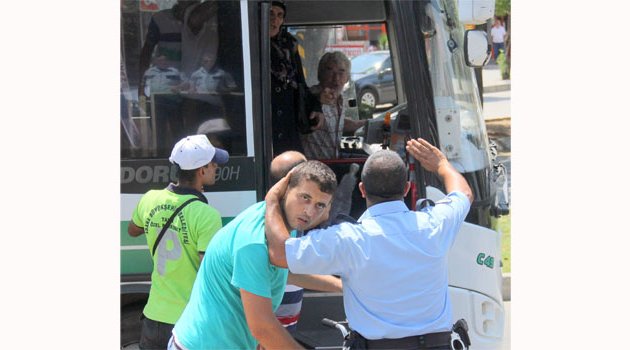 Şoförle tartışan bıçaklı gençten "2 saat güneş yedim" savunması