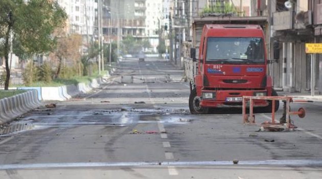Sokağa çıkma yasağı ve operasyonlar sürüyor