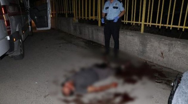 Sokak Ortasında Bıçaklı Kavga: 1 Ağır Yaralı