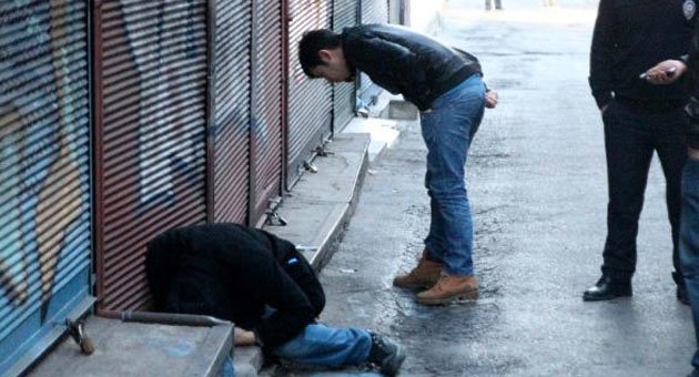 Sokak ortasında polis cinayeti