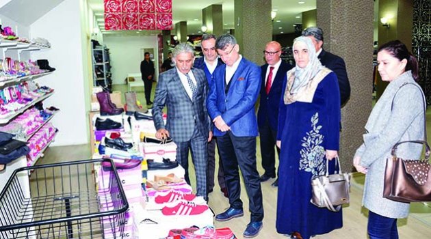 Sosyal Market ve Gıda Bankası’na destekler sürüyor