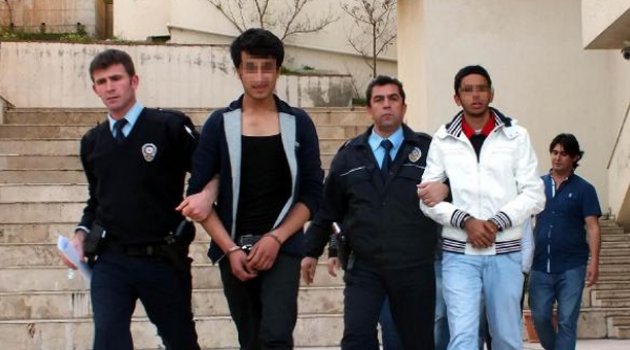 Soyguna girdikleri yazlık villada 3 gün vakit geçirdiler